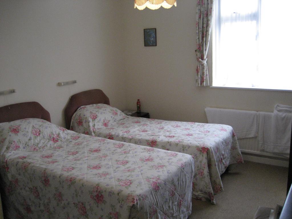 Ashley Court Hotel Торки Стая снимка